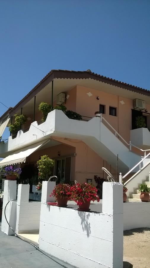Kostas Christos Rooms อัมมูเดีย ภายนอก รูปภาพ
